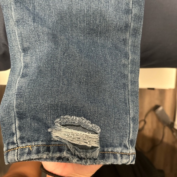 High waist ripped frayed hem mom jeans - Picture 4 of 4